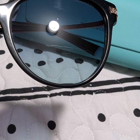 Tiffany & Co. SUNGLASSES - Picture 6 of 6
